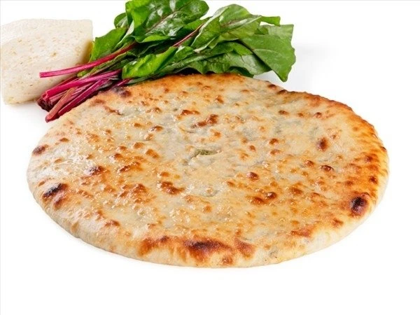 Пирог с сыром и листьями свеклы